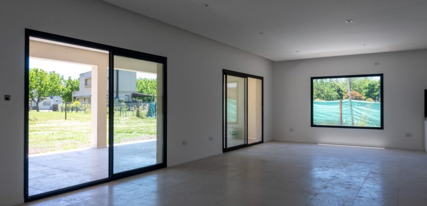 Casa A ESTRENAR en Sausalito – Pilar