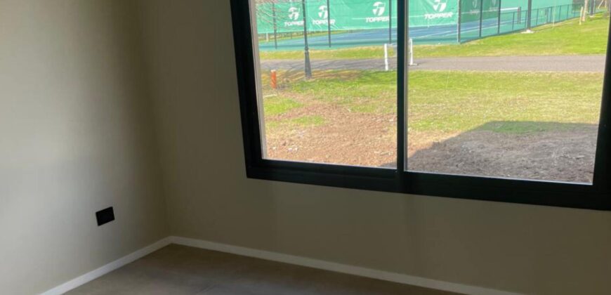 Casa a estrenar en venta desarrollada en un lote interno de 1004m2