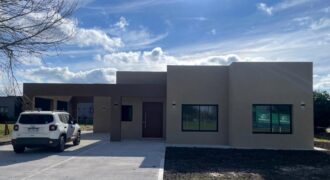 Casa a estrenar en venta desarrollada en un lote interno de 1004m2
