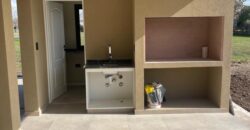 Casa a estrenar en venta desarrollada en un lote interno de 1004m2