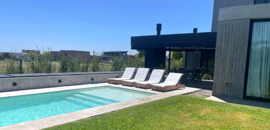 Casa de diseño en hormigón visto, realizado íntegramente en este material