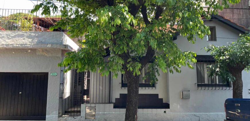 Venta hermosa casa 4 ambientes con garage, terraza y parrilla