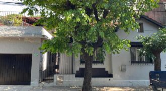 Venta hermosa casa 4 ambientes con garage, terraza y parrilla